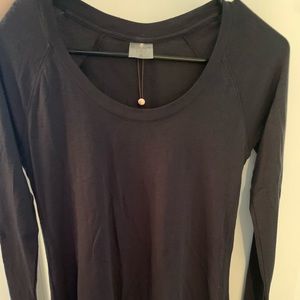 Long sleeve athletic shirt